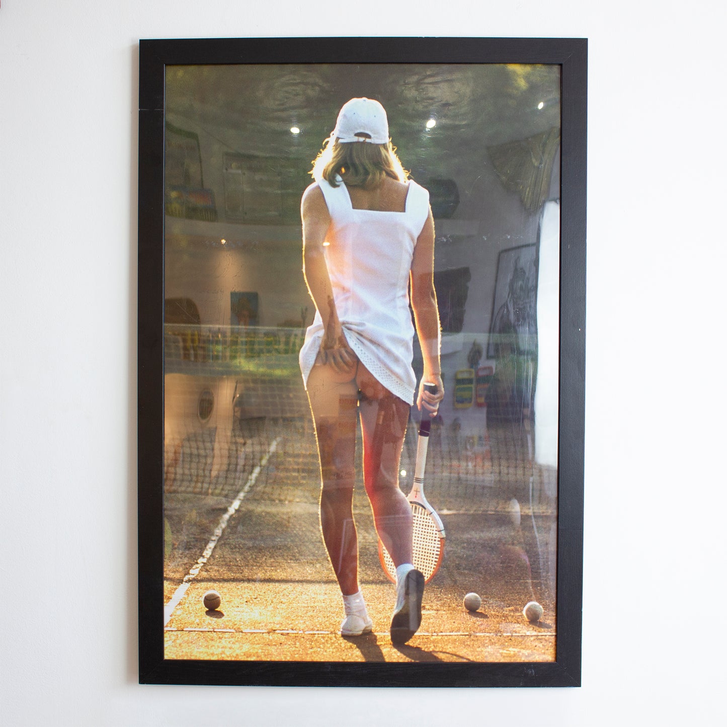 Iconic Tennis Woman scratching bottom classic 70s / 80s