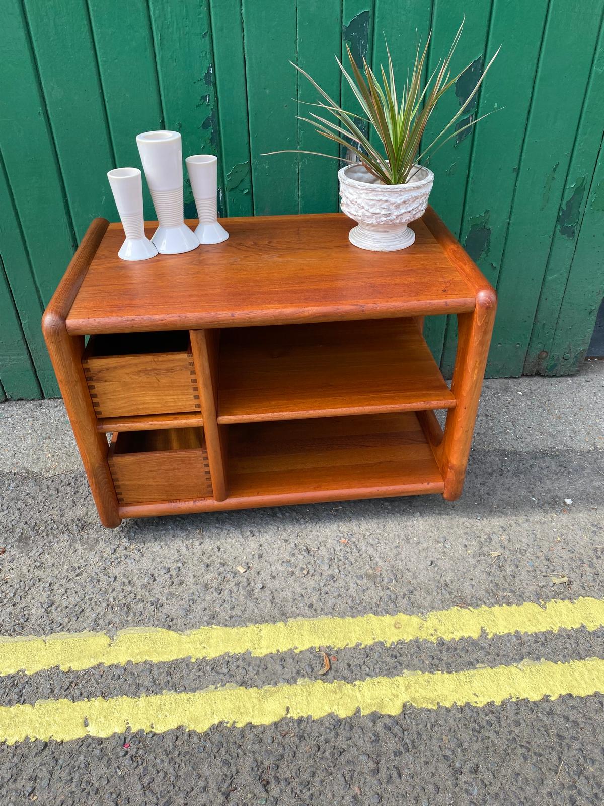 Vintage Mobel Fabrikken Toften Teak TV Cabinet – Mid-Century Modern, Made in Denmark