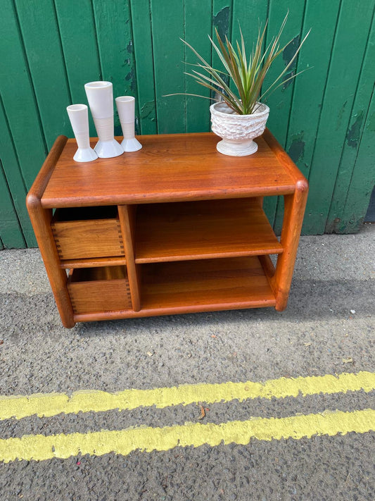 Vintage Mobel Fabrikken Toften Teak TV Cabinet – Mid-Century Modern, Made in Denmark