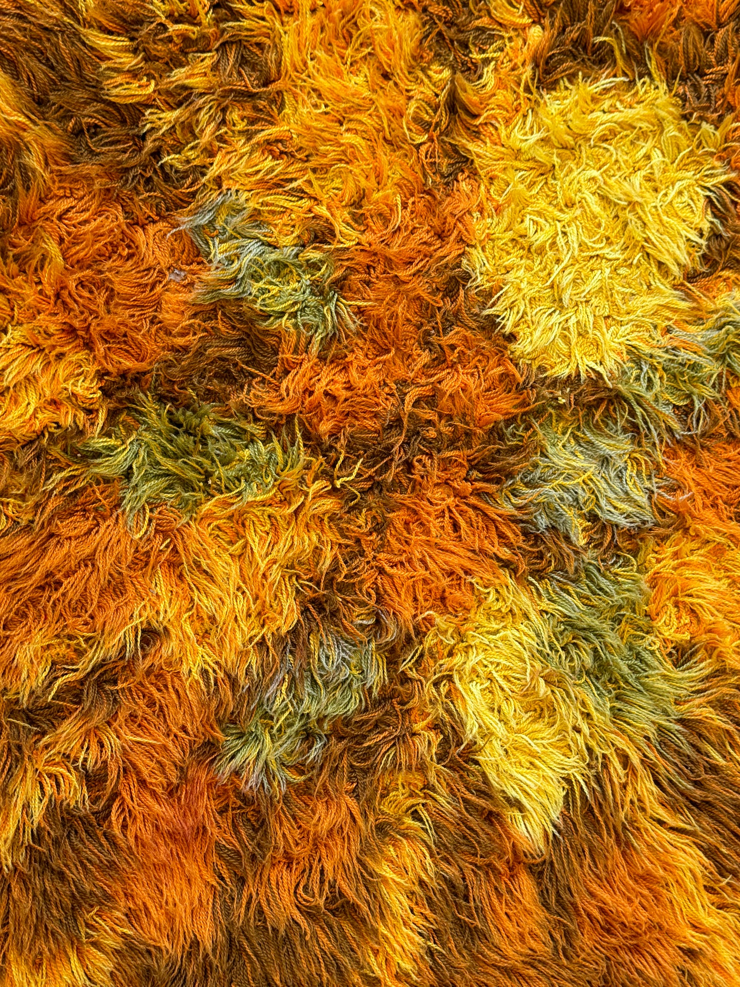 MCM Rya Rug shag pile round rug
