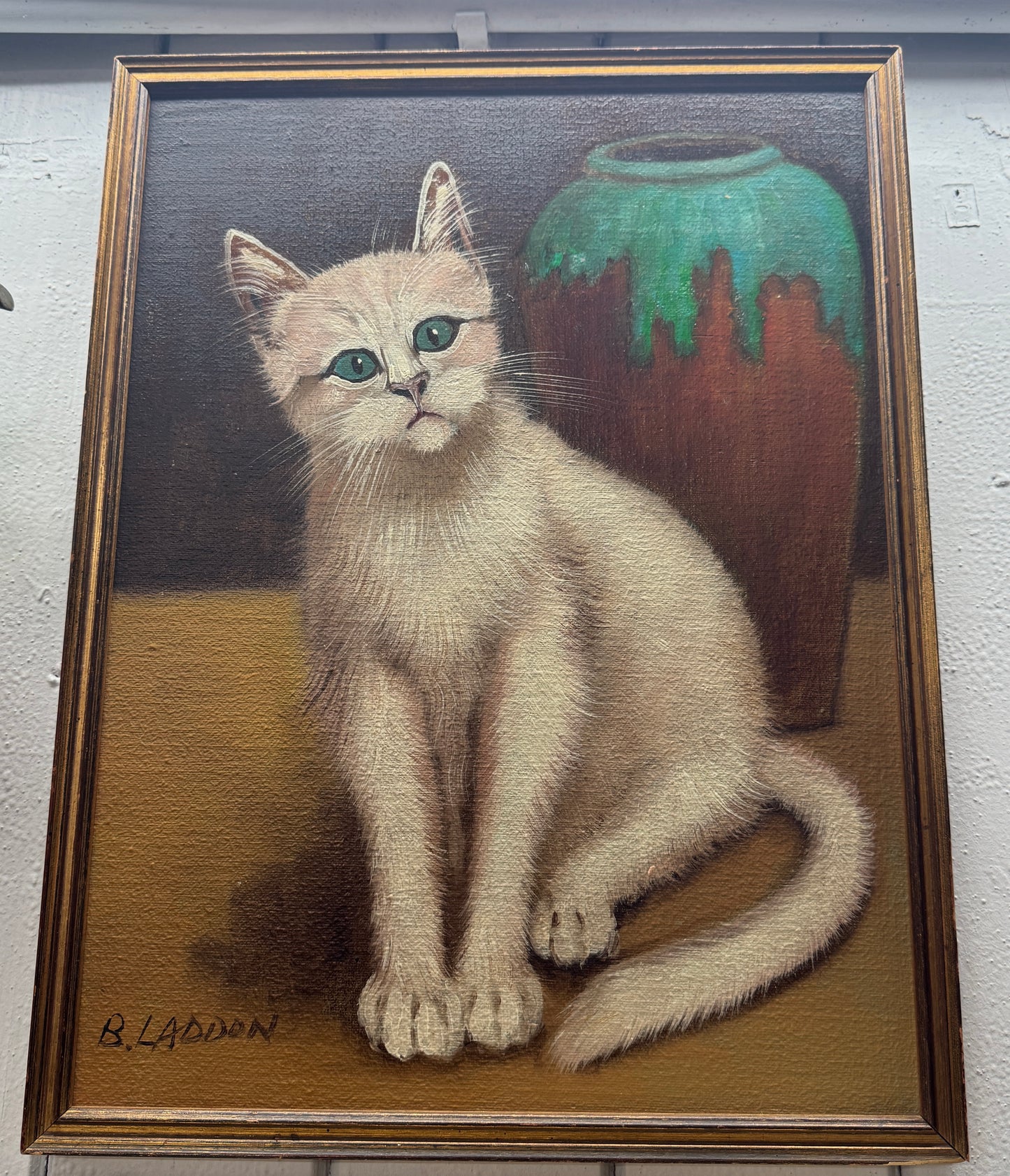 Oil Painting of White Cat with Hot Lava Vase – 1960s by B. Laddon