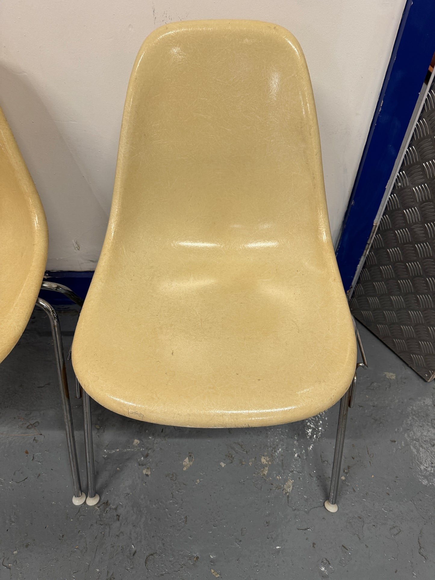 Vintage Beige Shell Chair - Charles & Ray Eames for Herman Miller