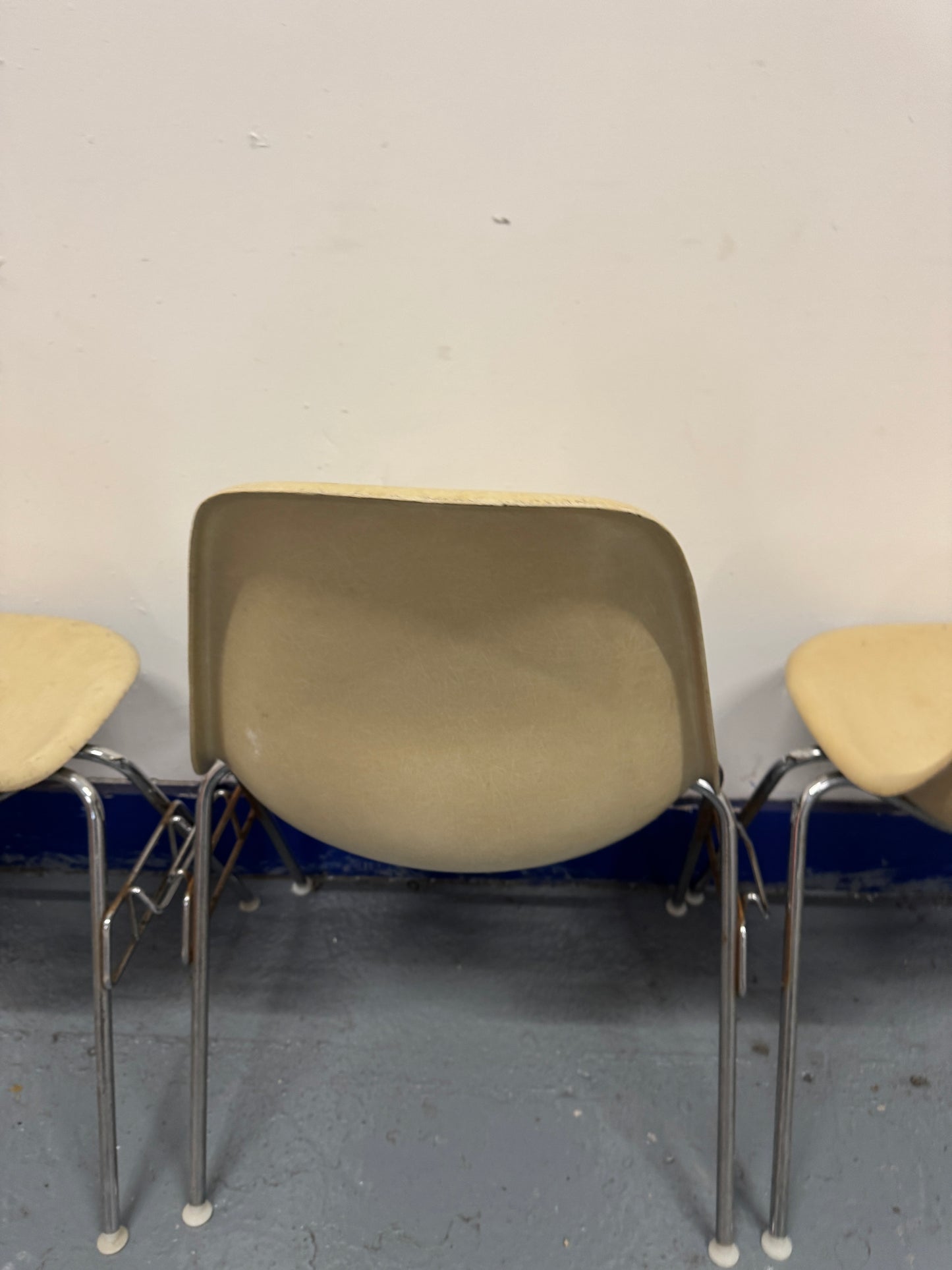 Vintage Beige Shell Chair - Charles & Ray Eames for Herman Miller