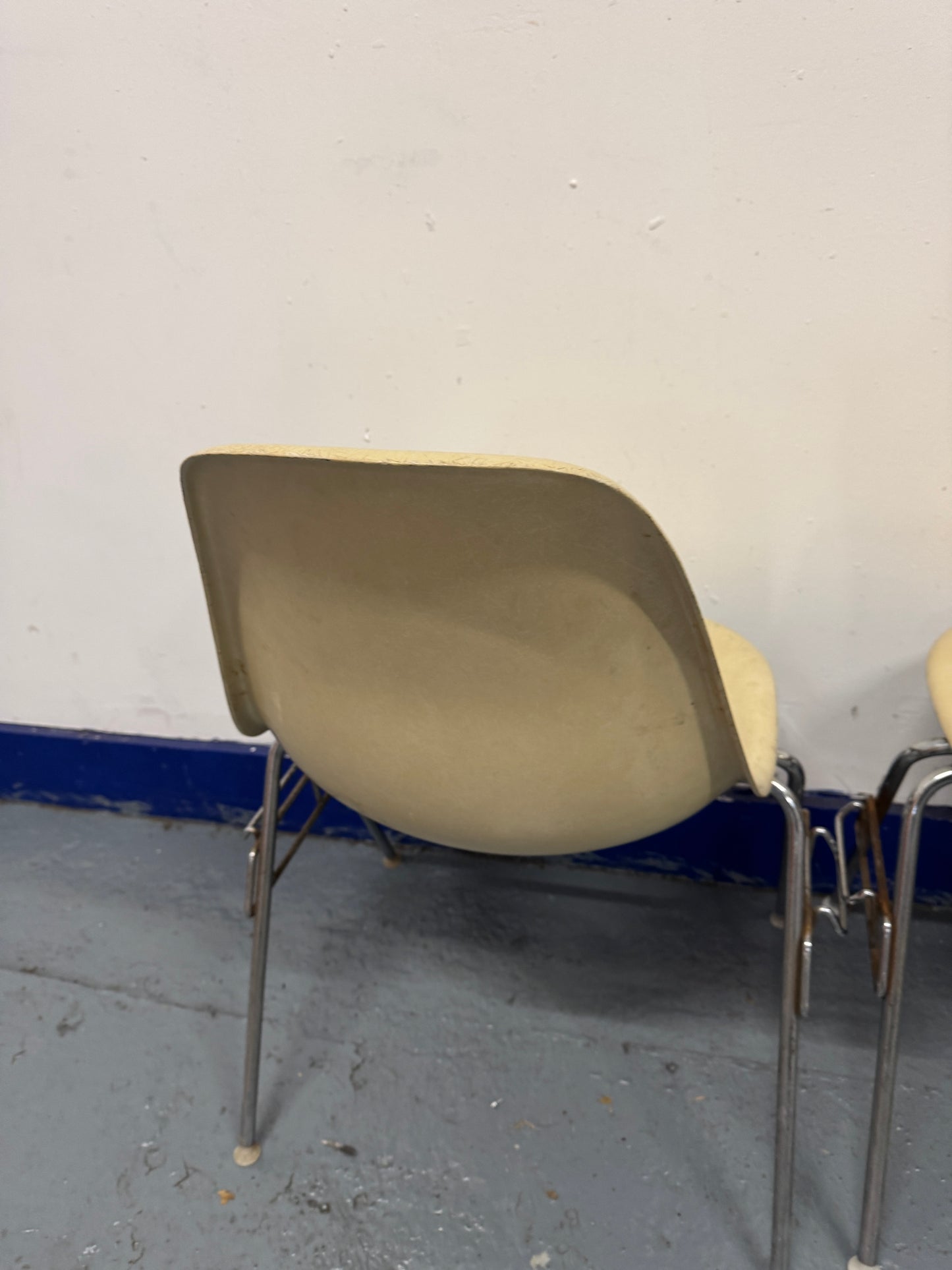 Vintage Beige Shell Chair - Charles & Ray Eames for Herman Miller