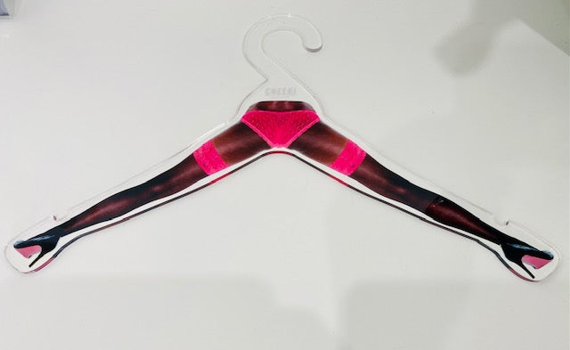 90S Cheeki hangers - fab x - Lucite