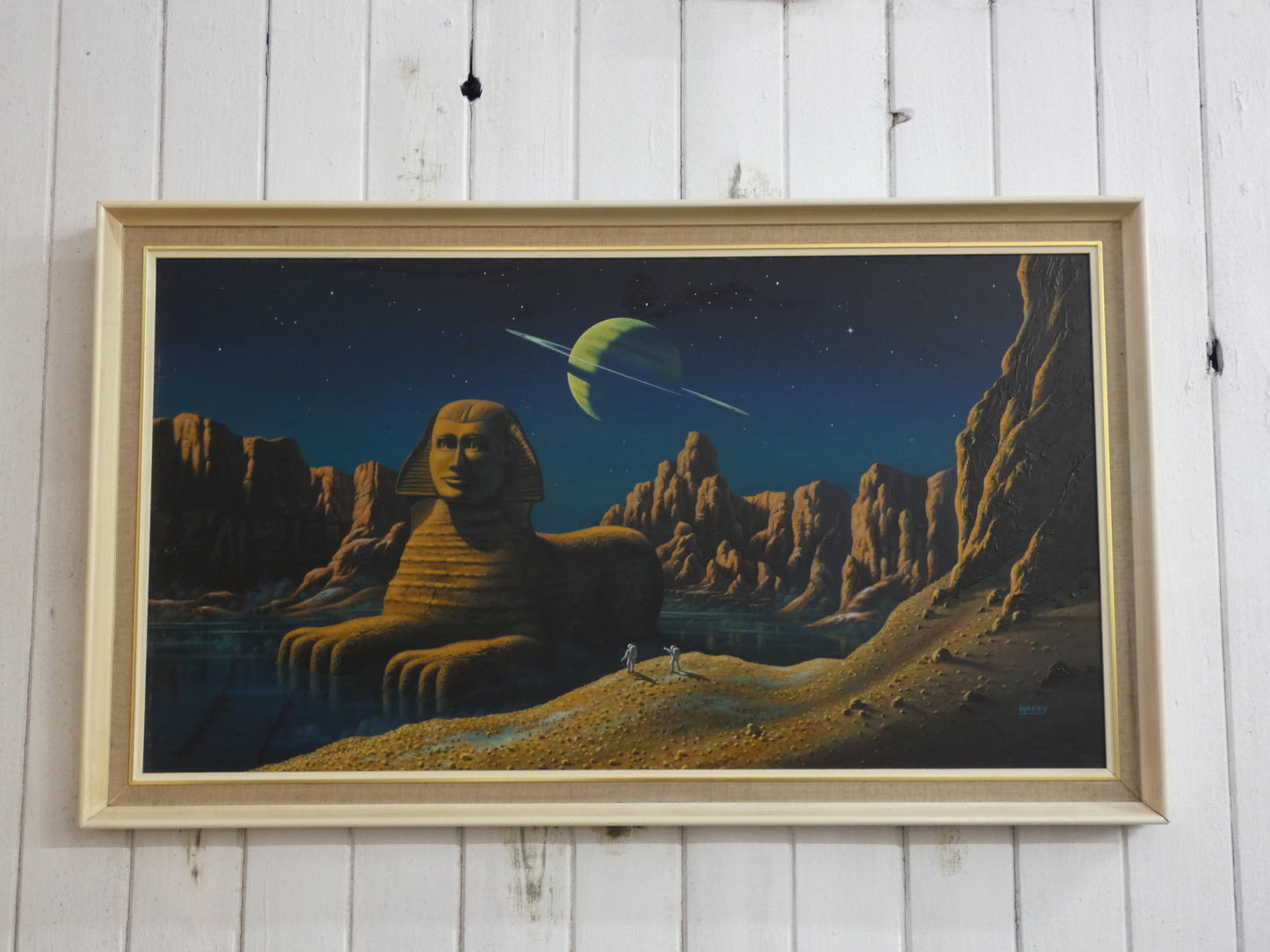“Sci-Fi Sphinx by David A. Hardy – Vintage 1970s Space Art Print (100 × 58.8 cm) | Surreal Ringed Planet Landscape”