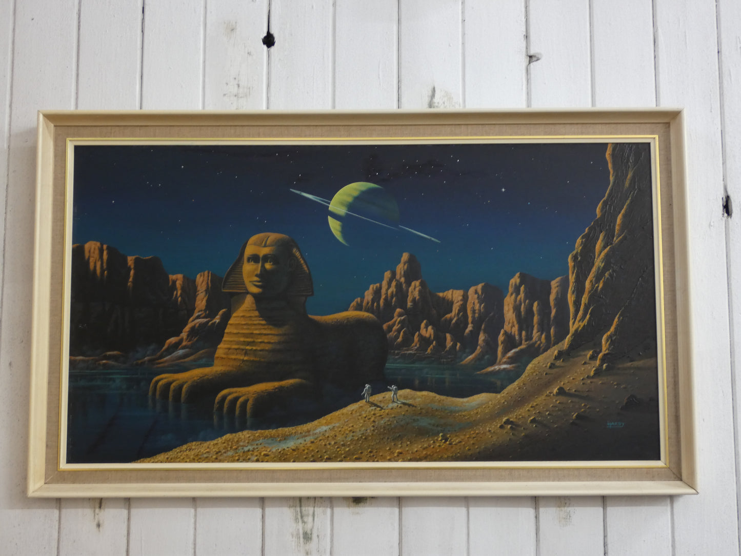 “Sci-Fi Sphinx by David A. Hardy – Vintage 1970s Space Art Print (100 × 58.8 cm) | Surreal Ringed Planet Landscape”