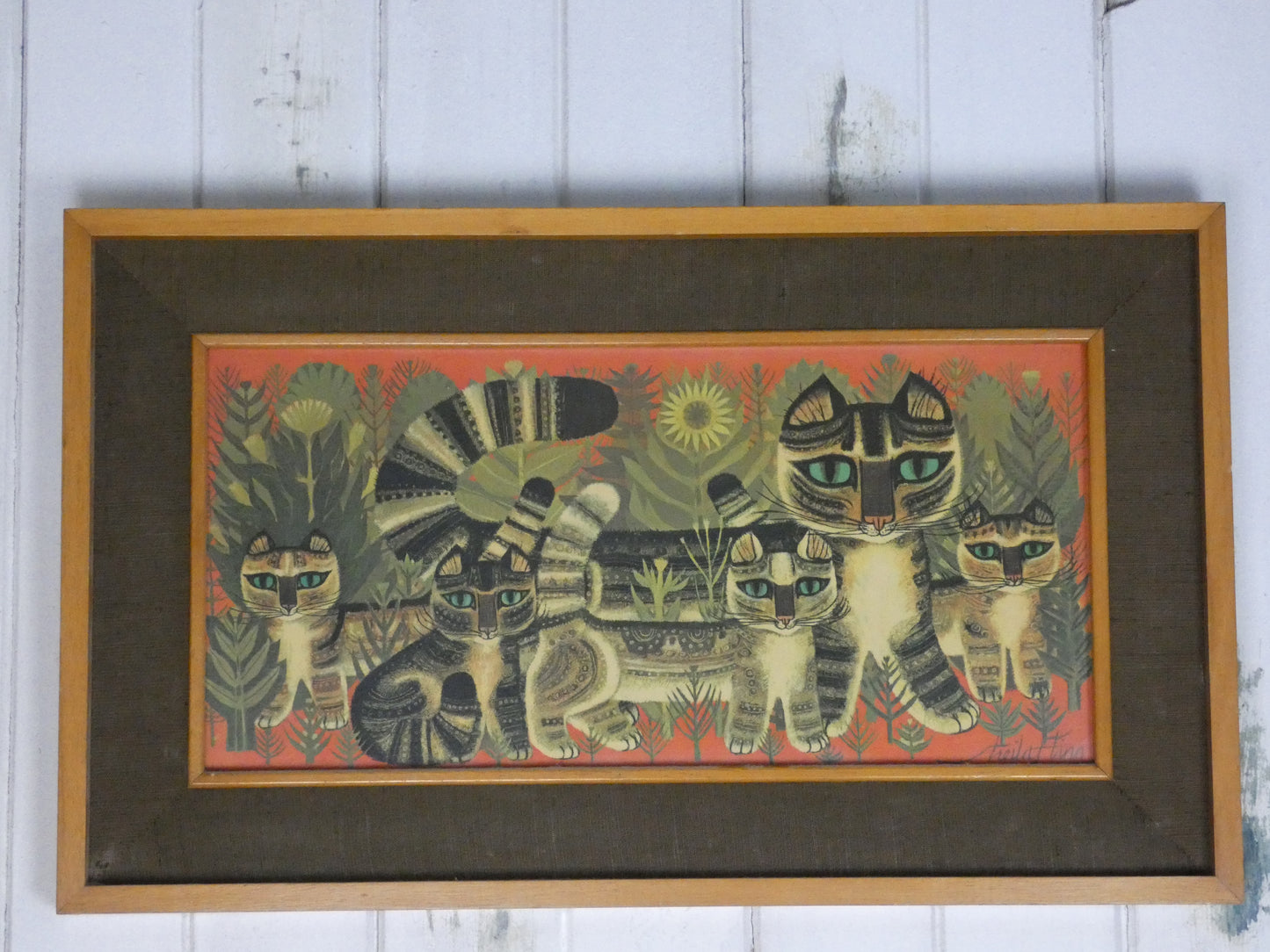“Vintage Tabby Cat Print by Sheila Flinn – Naive Art ‘Tabby Family’ Style Wall Art (64.5 × 38.8 cm)”