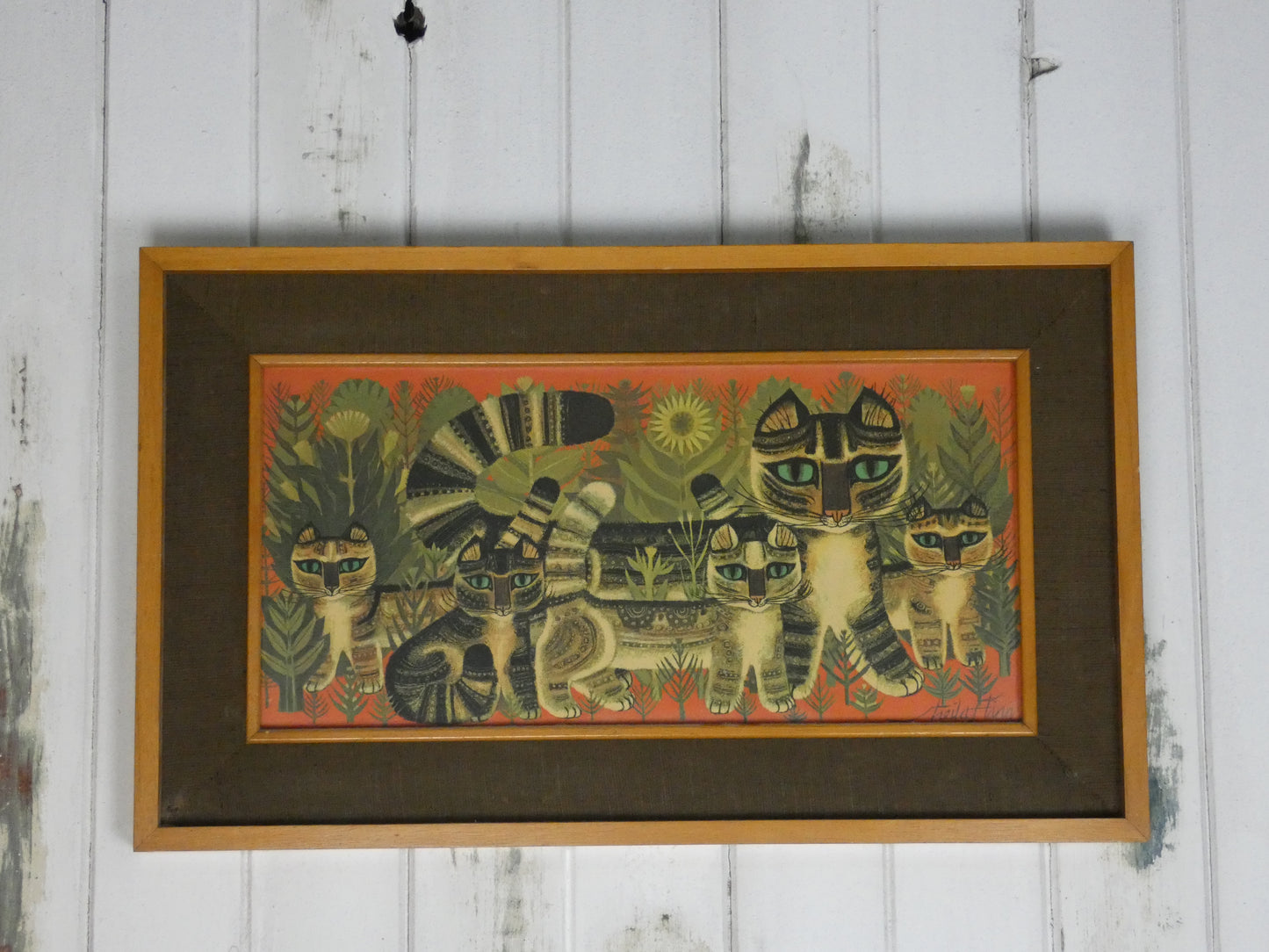 “Vintage Tabby Cat Print by Sheila Flinn – Naive Art ‘Tabby Family’ Style Wall Art (64.5 × 38.8 cm)”