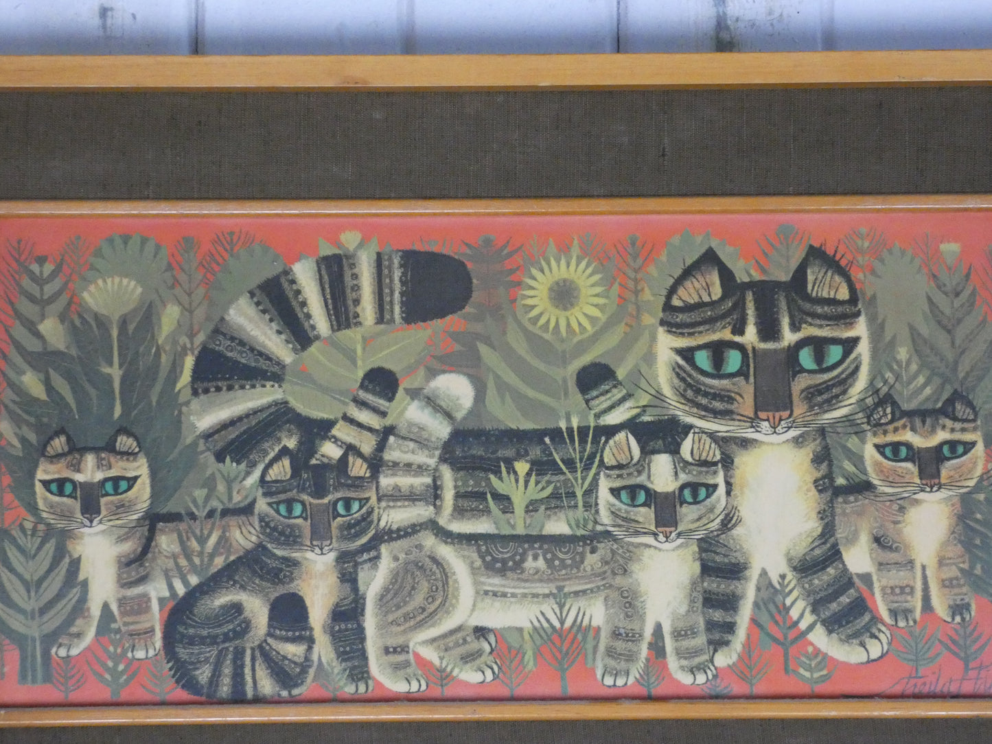 “Vintage Tabby Cat Print by Sheila Flinn – Naive Art ‘Tabby Family’ Style Wall Art (64.5 × 38.8 cm)”