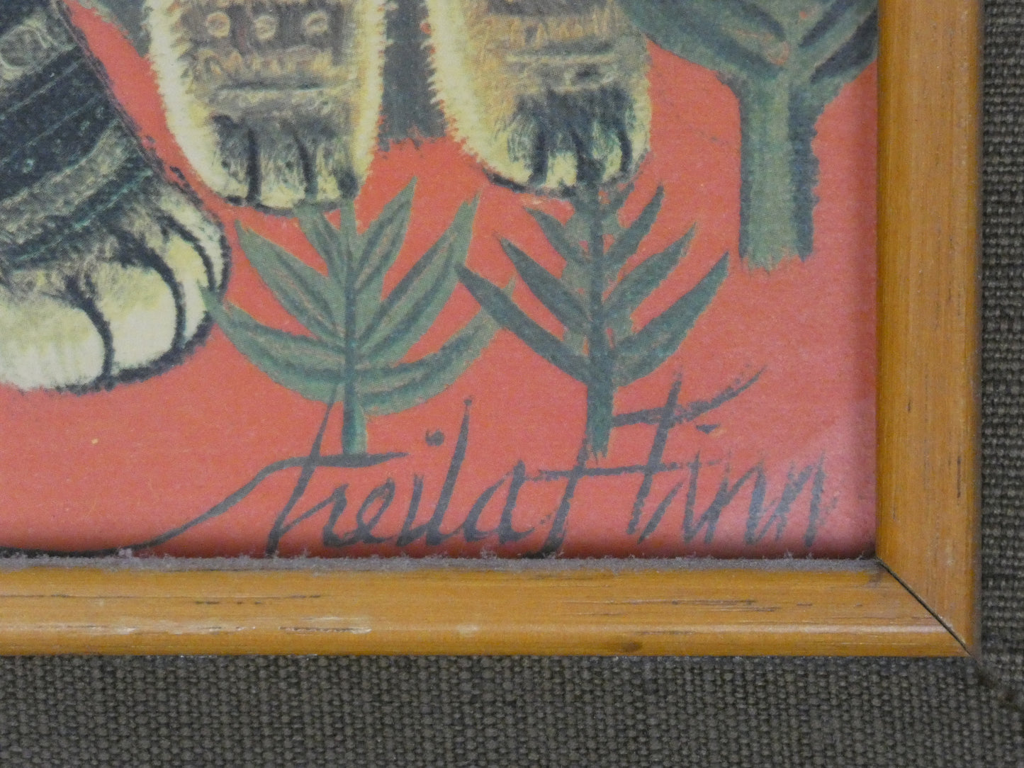 “Vintage Tabby Cat Print by Sheila Flinn – Naive Art ‘Tabby Family’ Style Wall Art (64.5 × 38.8 cm)”