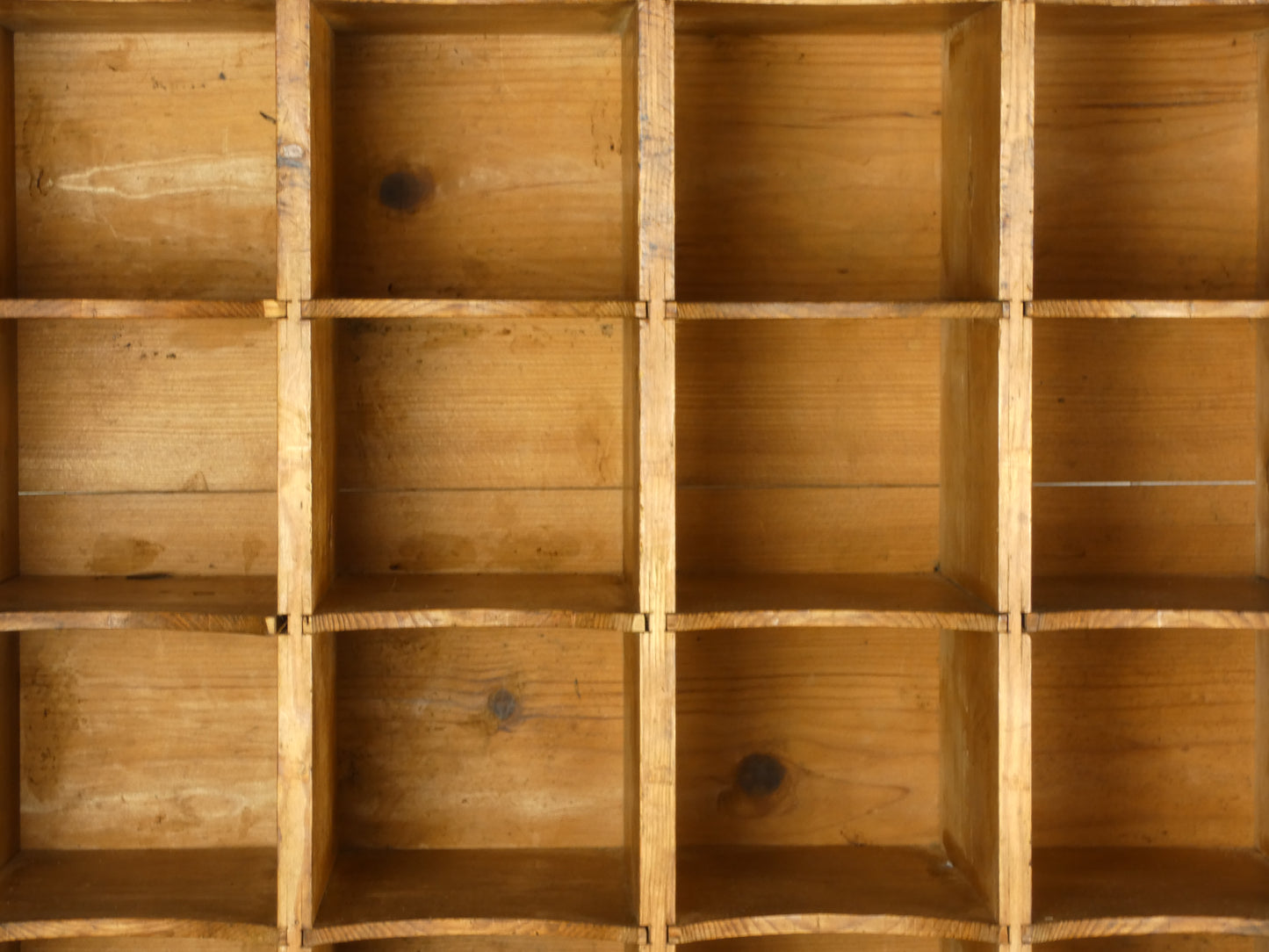 Pine Pigeon Hole & Wine Holder – Fully Cleaned & Waxed Kitchen Storage