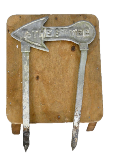 Vintage Metal Golf Direction Sign “To The 8th Tee” – Rustic Course Decor (40.5cm)