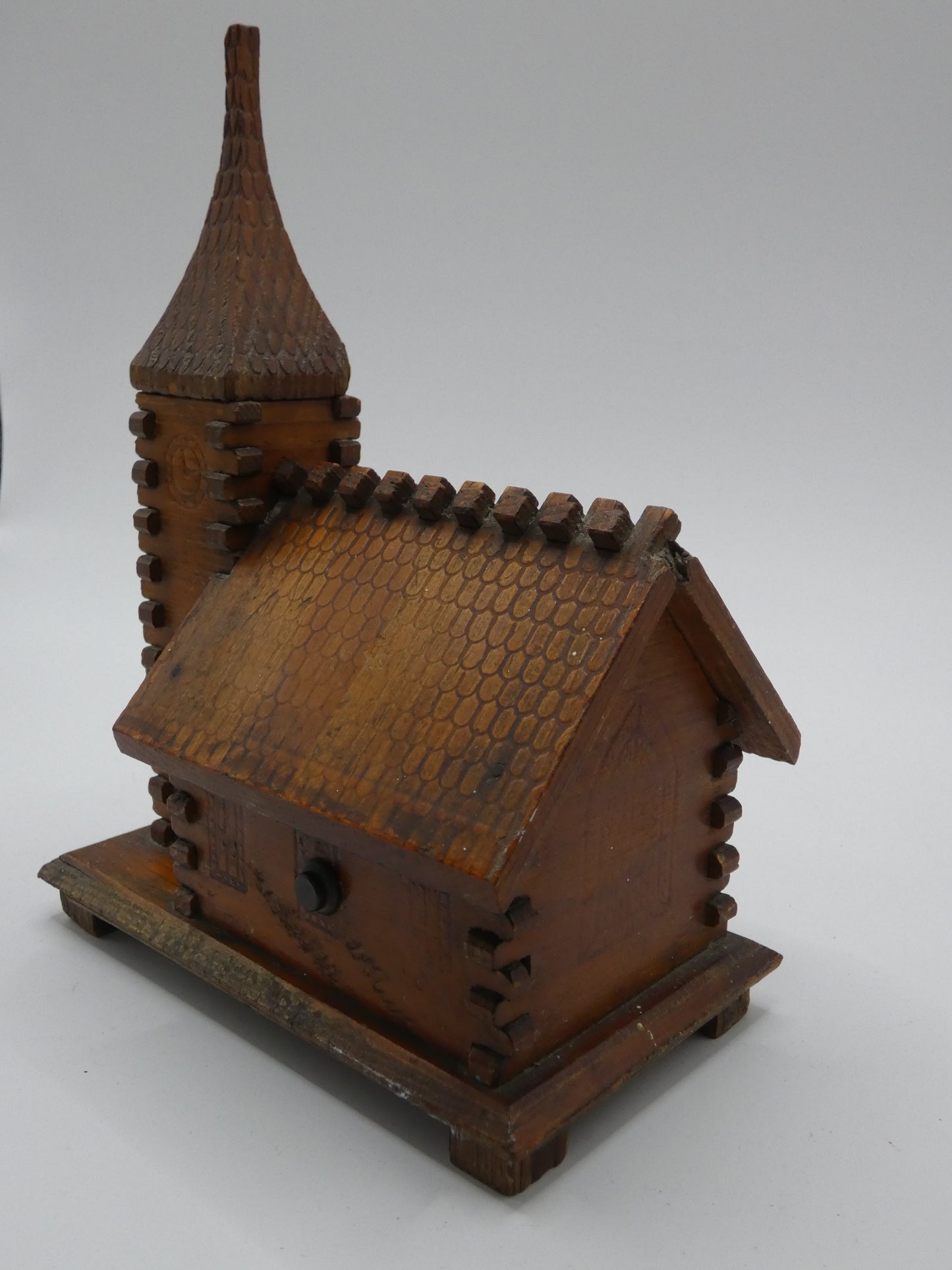 Vintage Wooden Folk Art Musical Church – Wind-Up Ornament (18.5cm)