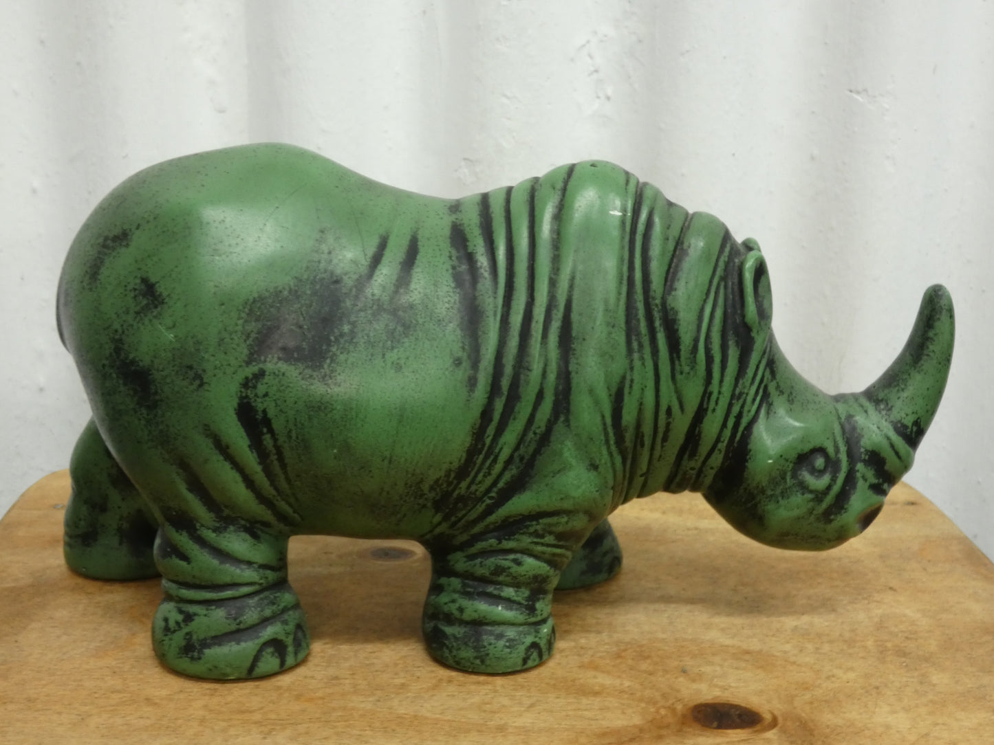 Mid-Century Modern Plaster Rhino Sculpture – Green with Dark Accents – 25.5 cm