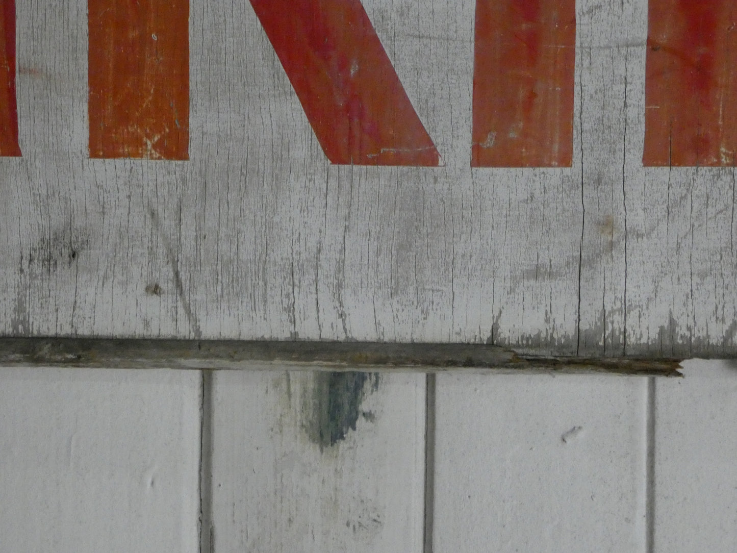 Vintage “No Parking” Wooden Sign – 1950s/60s Industrial Wall Sign with Red Lettering & Patina