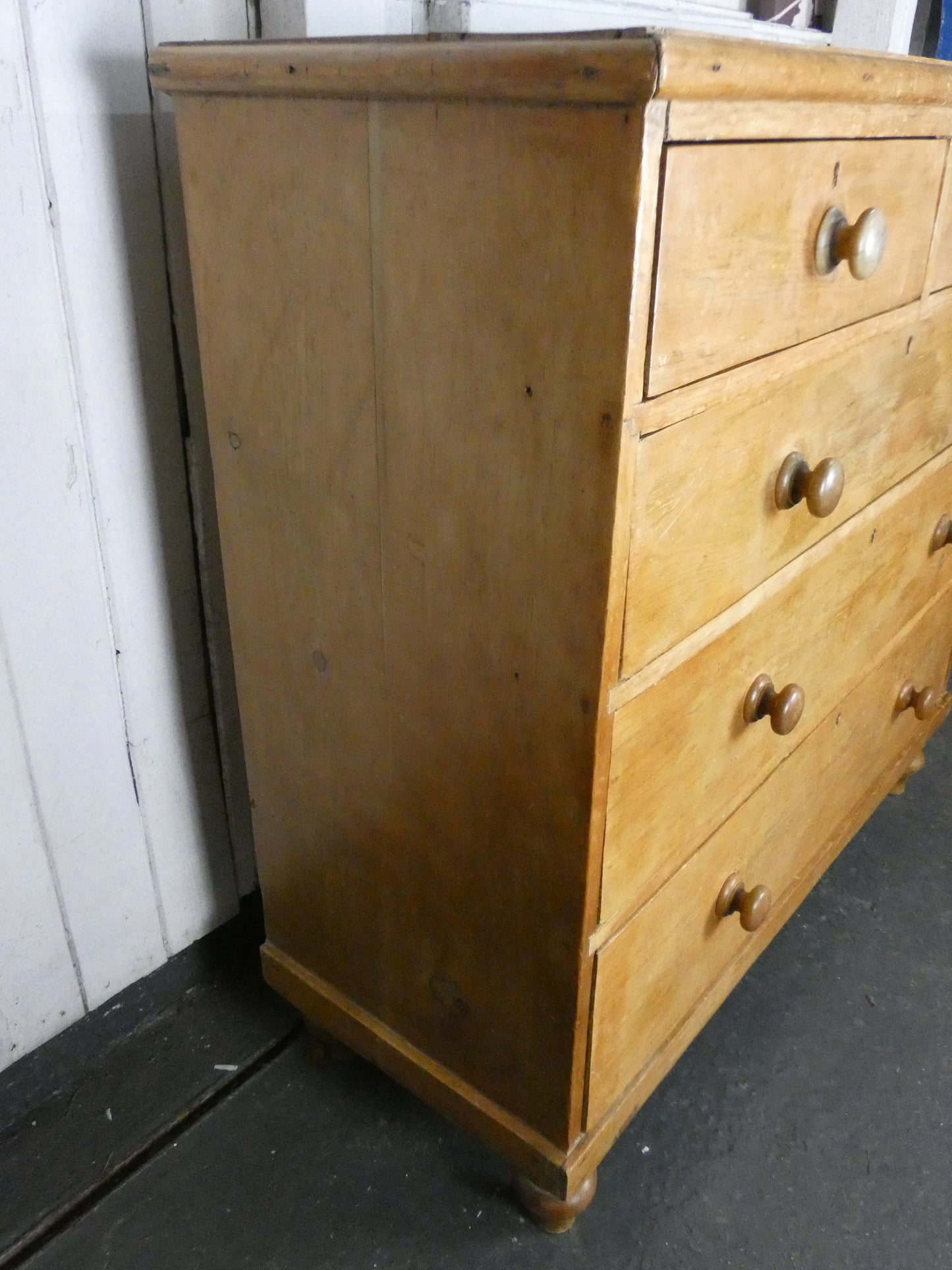 Victorian Chest of Drawers c.1890 – Antique Solid Wood 4 Drawer Cabinet – Original Character Storage