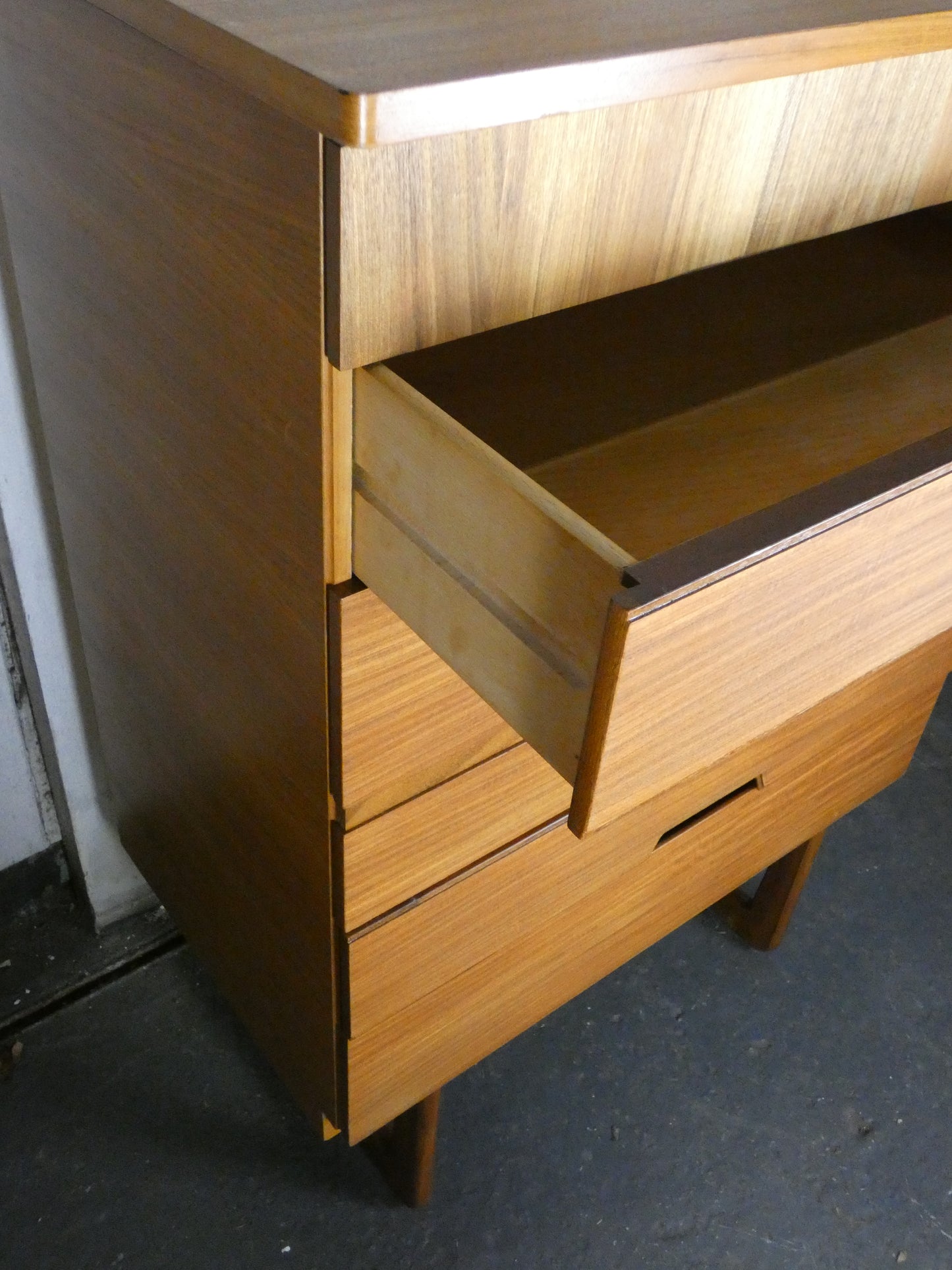 Uniflex Mid Century Chest of Drawers – Gunther Hoffstead Q Range Tallboy – Vintage Danish Style Teak Storage
