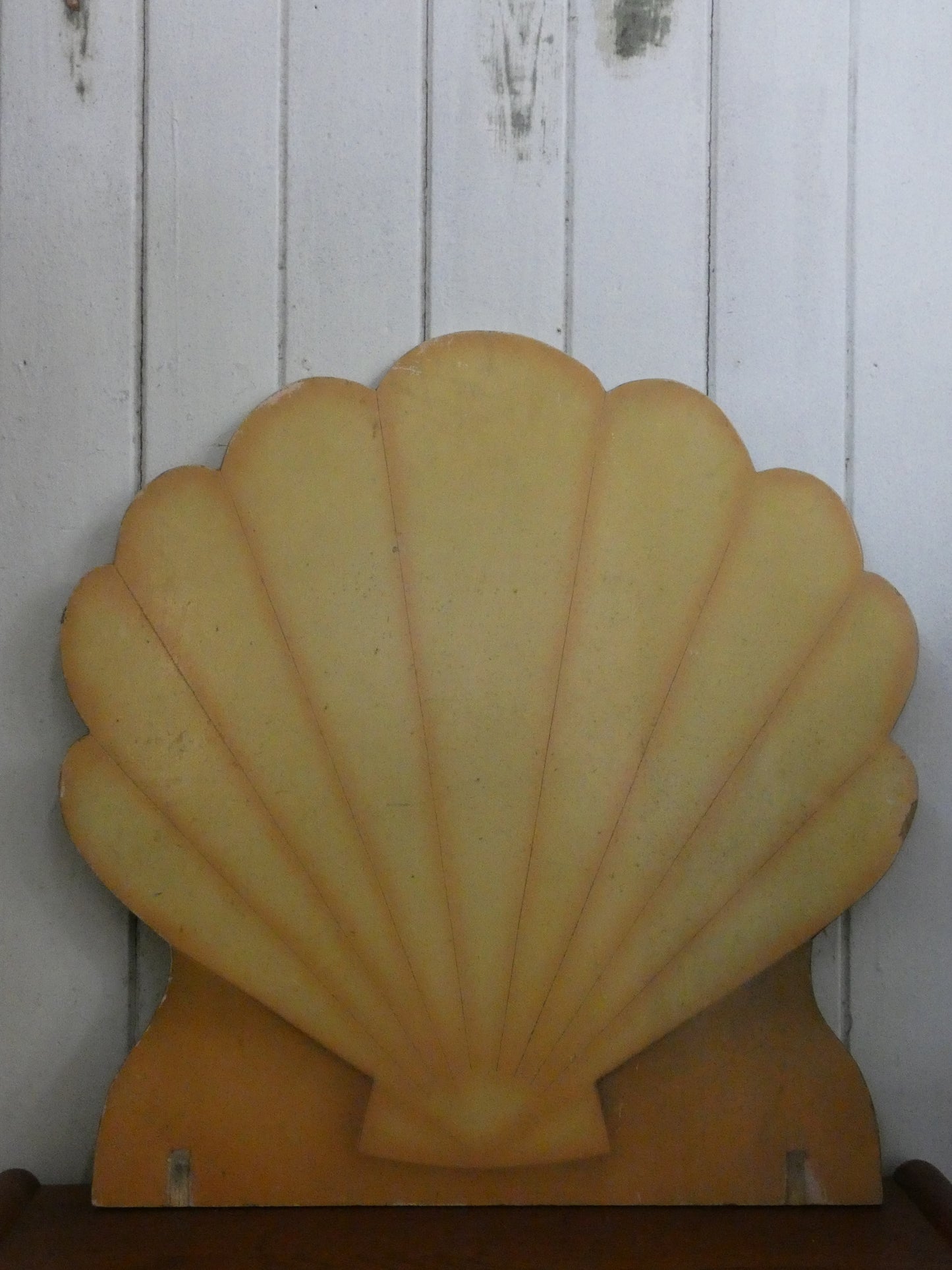 Vintage Shell Petrol Advertising Sign – Retro Garage Wall Decor – Industrial wooden Style