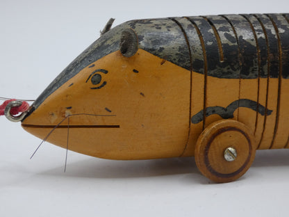 Vintage Folk Art Wooden Pull-Along Mouse Toy with Articulated Tail – Handcrafted Rustic Critter