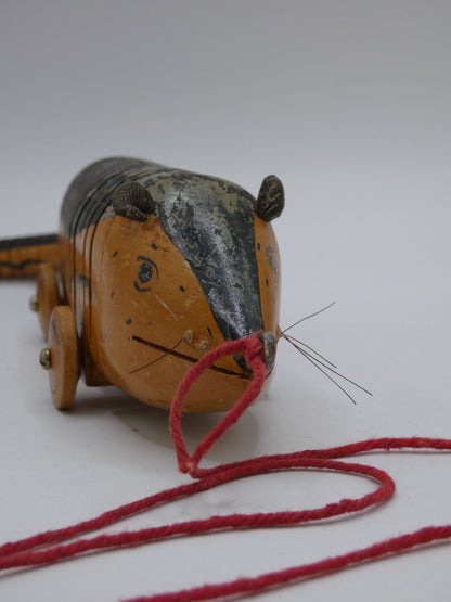 Vintage Folk Art Wooden Pull-Along Mouse Toy with Articulated Tail – Handcrafted Rustic Critter