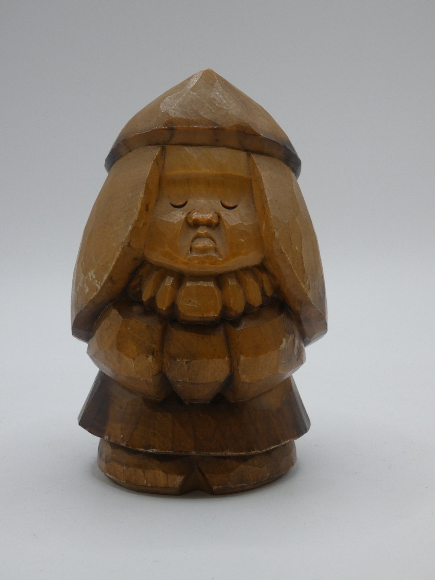 Vintage Hand-Carved Wooden Folk Art Grumpy Lady Figure – Charming Rustic Character Sculpture 14cm