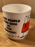 Snoopy mug - I hate People who sing in the morning ! 1965