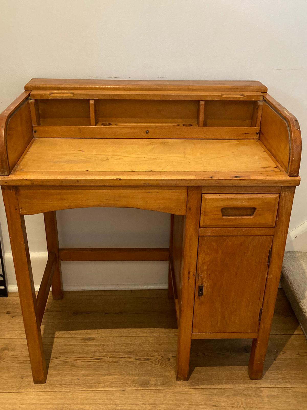 Vintage Kids workstation / Desk  + stool