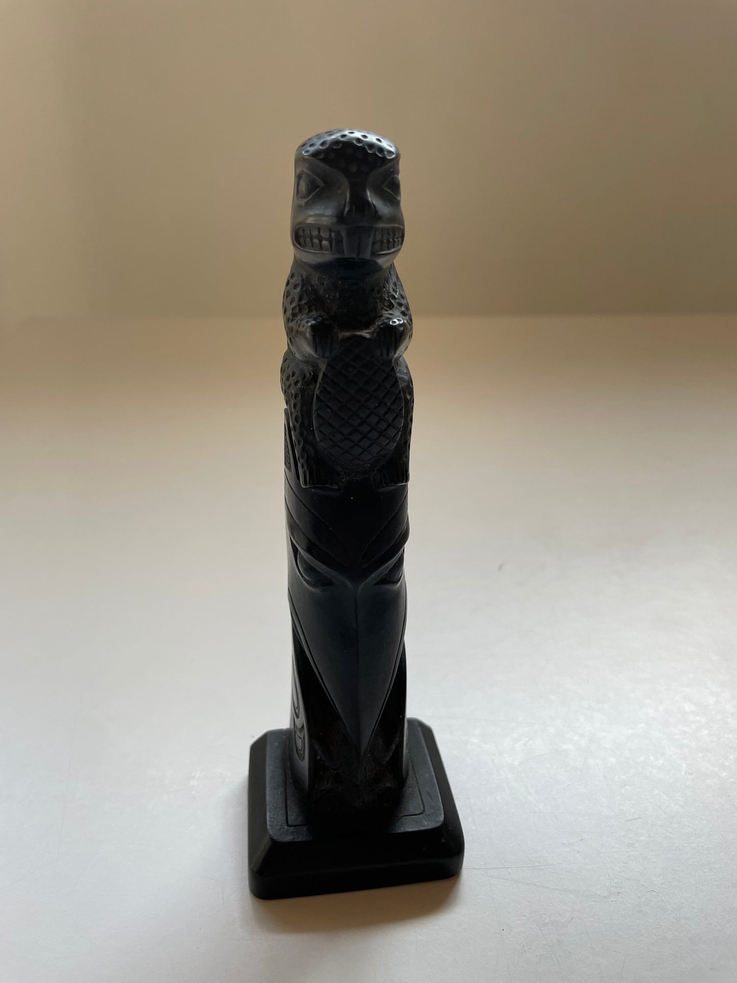 Black Boma lizard totem pole style ornament Tiki