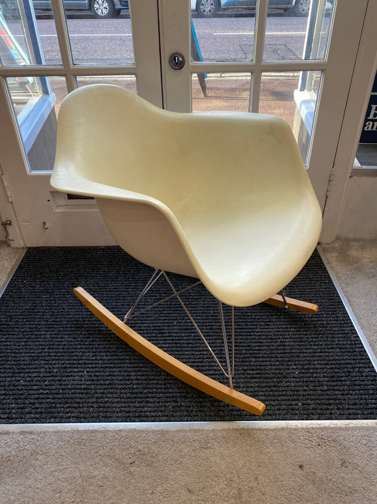 Eames RAR Rocking Chair by Vitra - OFF WHITE IN COLOUR