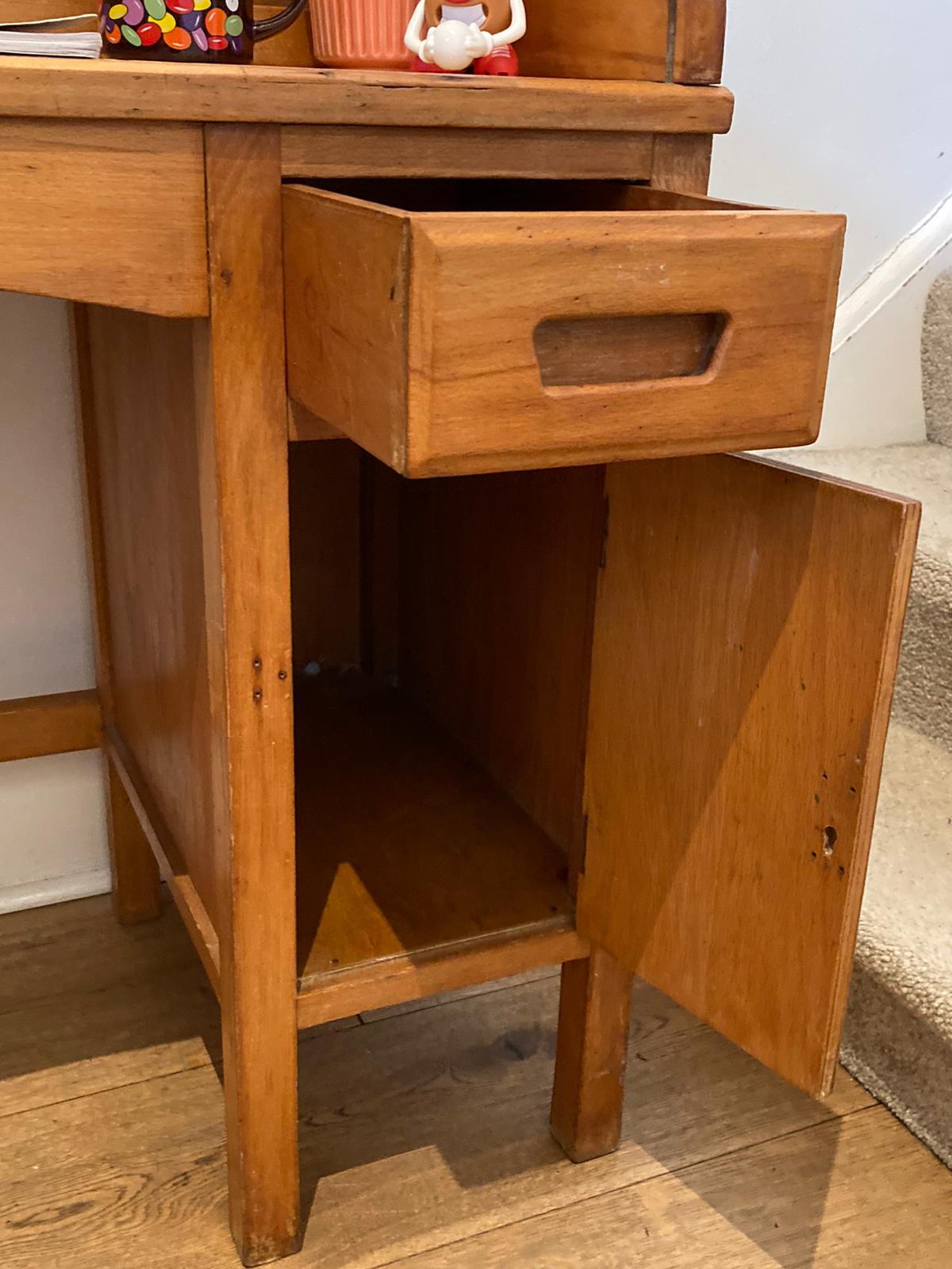 Vintage Kids workstation / Desk  + stool