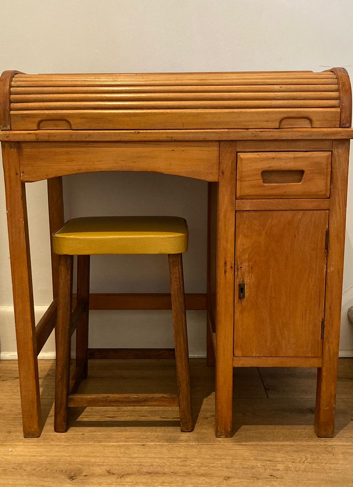 Vintage Kids workstation / Desk  + stool