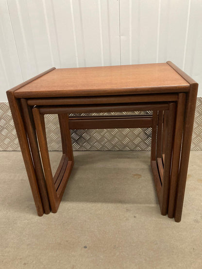 A TEAK MID CENTURY G PLAN QUADRILLE NEST OF 3 TABLES VINTAGE