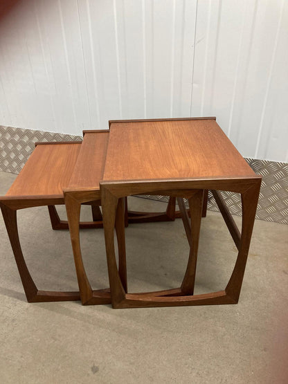 A TEAK MID CENTURY G PLAN QUADRILLE NEST OF 3 TABLES VINTAGE
