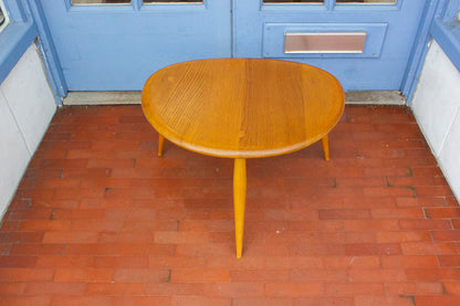 Nest of Ercol  Blonde Pebble Tables - Lucian Ercolani - 60s MODEL 354