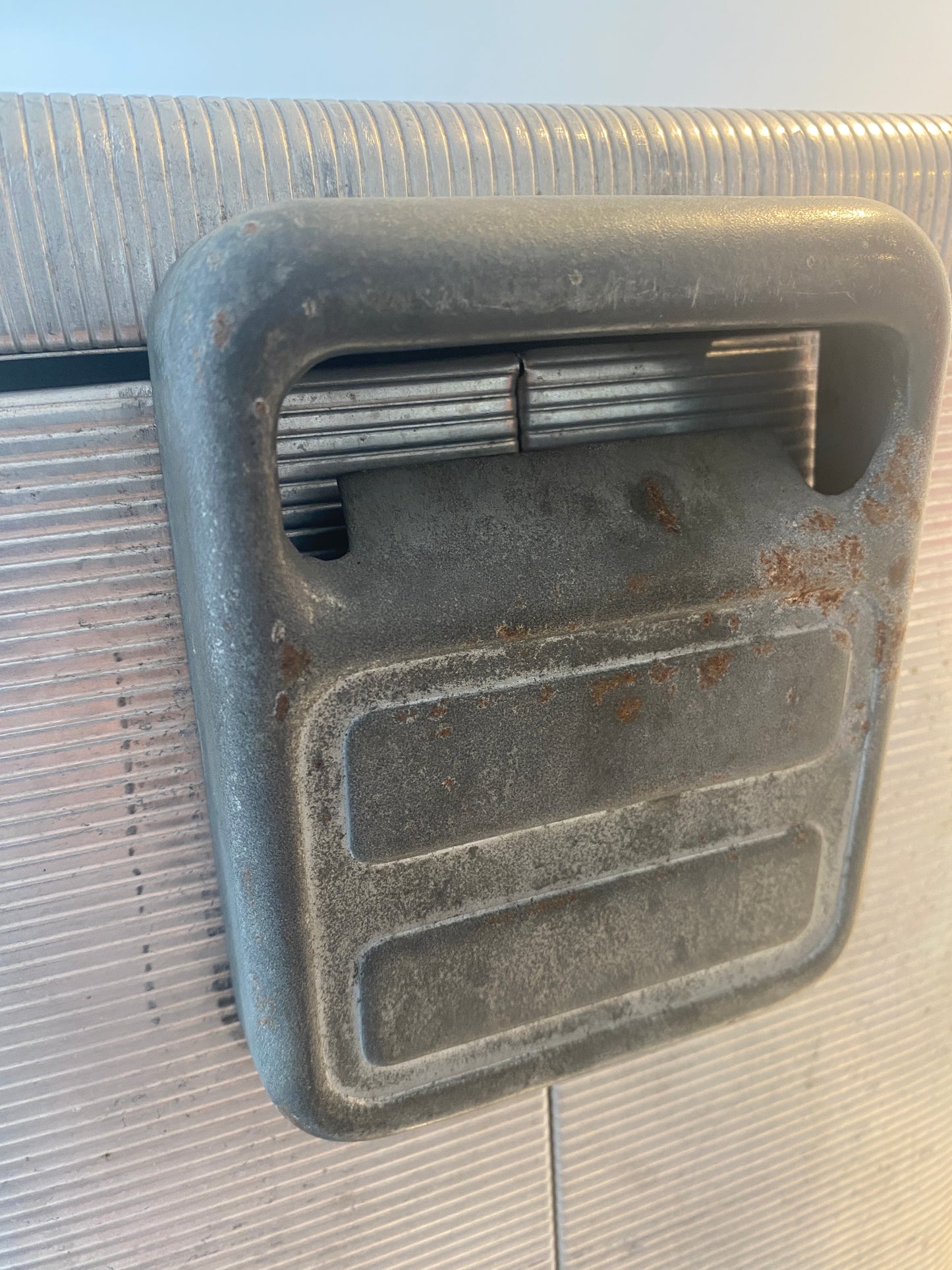 Silver Metal COOLER by KAMPKOLD