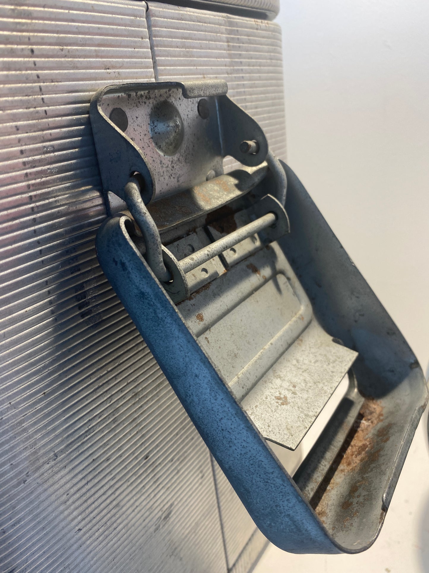 Silver Metal COOLER by KAMPKOLD