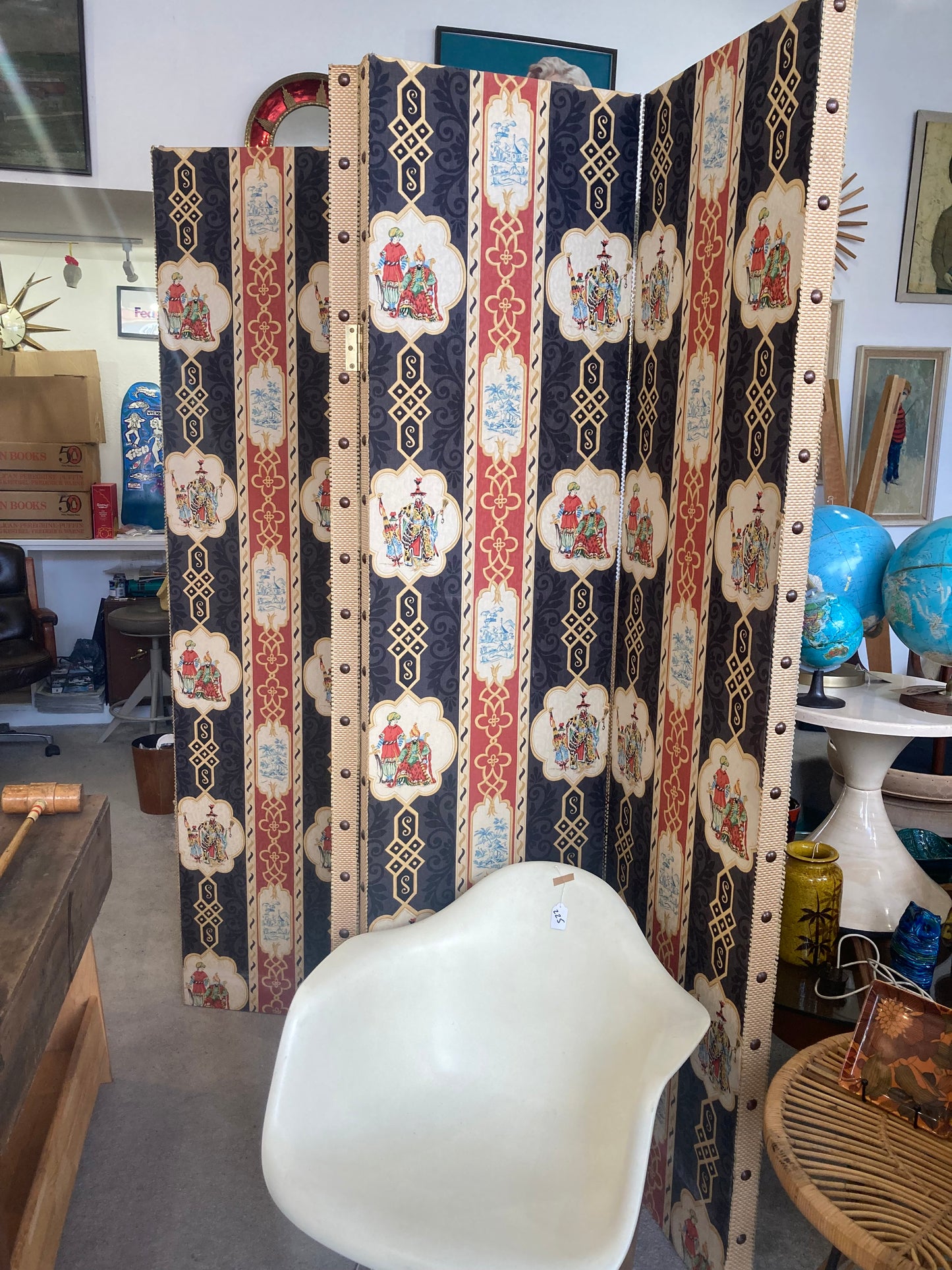 Oriental fabric lounge screen - Stunning ......